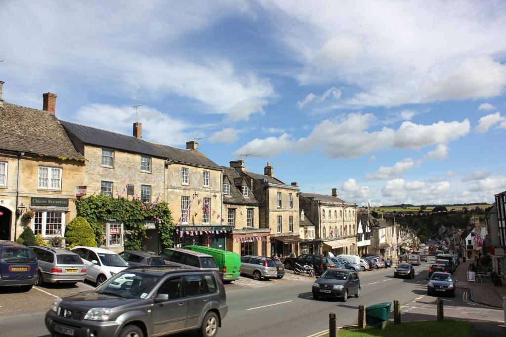The Golden Pheasant Hotel Burford Exterior foto